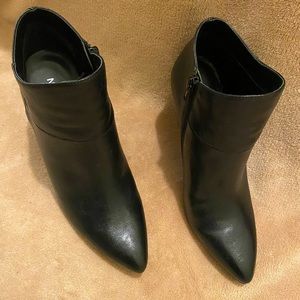 Wedge Ankle Bootie (Black)